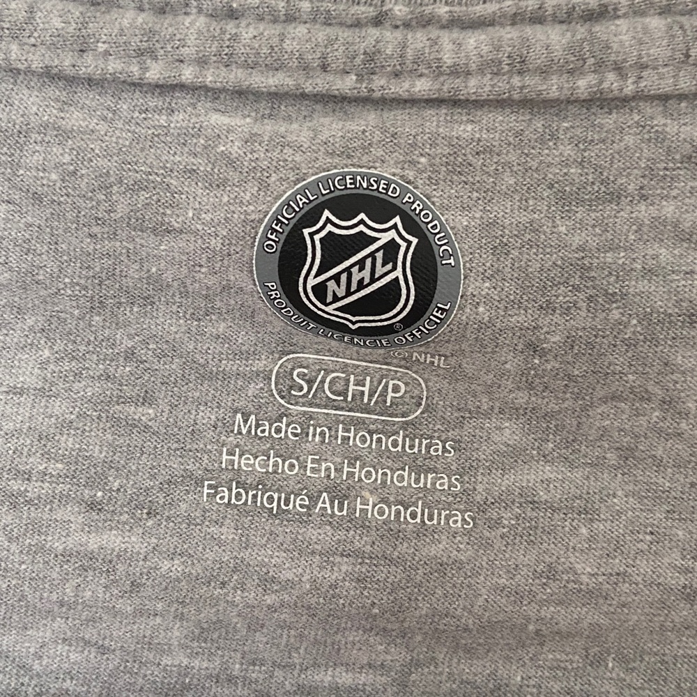 Women’s Philadelphia Flyers T-Shirt - Picture 4 of 4